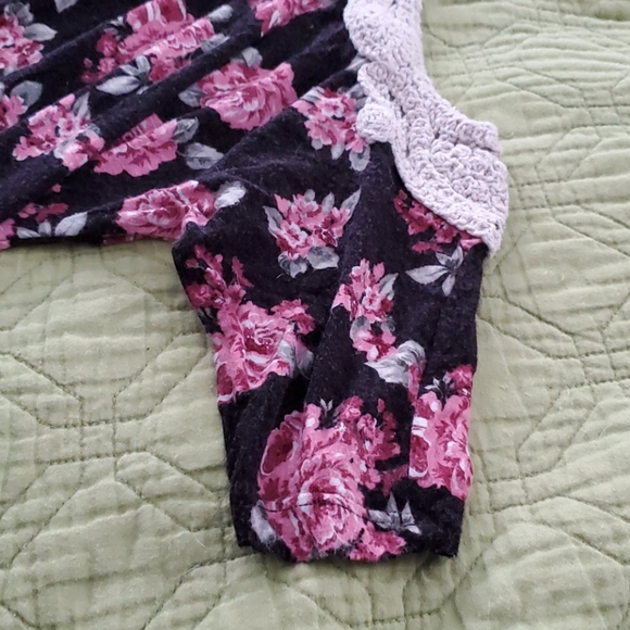 Floral shirt - Picture 3 of 3